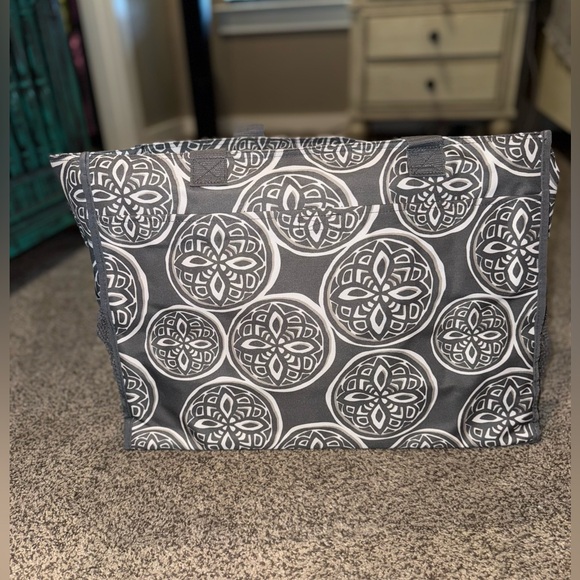 Deluxe Organizing Utility Tote - Picture 4 of 4